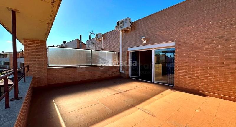Foto 42449e6c-828d-4507-b194-5f76d89d6cb1. Alquiler casa adosada preciosa vivienda pareada en Montecanal. en Zaragoza