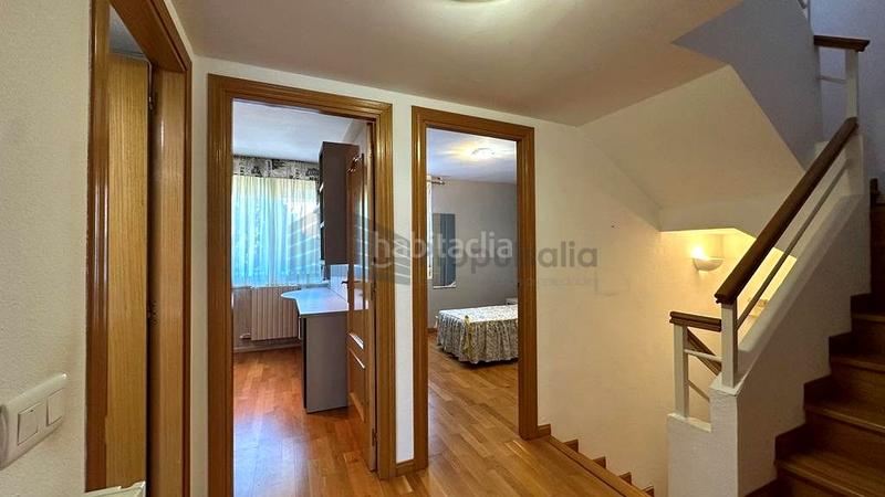 Foto 4b171732-bfdd-4647-b323-1a4ea28c6f55. Alquiler casa adosada preciosa vivienda pareada en Montecanal. en Zaragoza