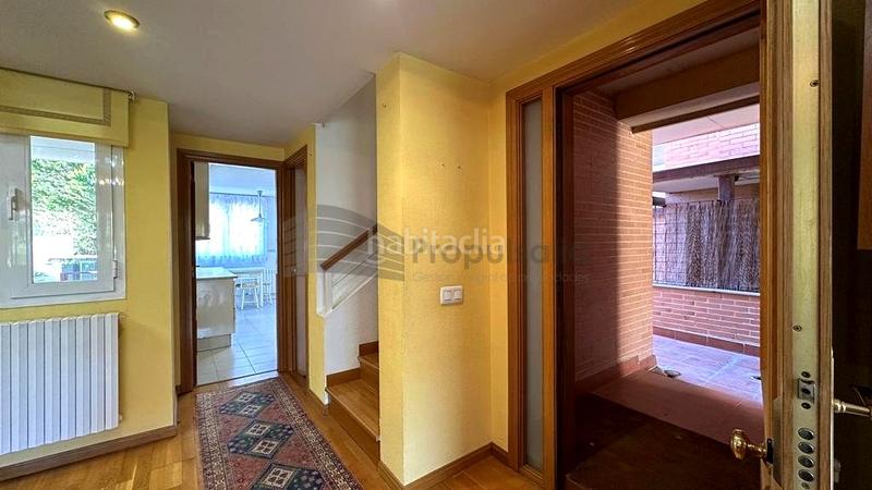 Foto 64727691-c7dc-47d7-aed4-74e40e686713. Rent semi detached house with heating parking in Montecanal Zaragoza