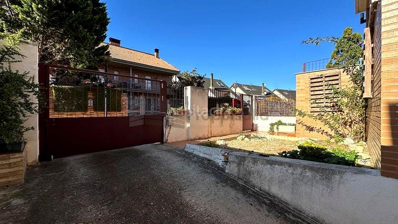 Foto a65d03c1-ee4a-4ac0-b5b9-7ef5fef5a8b9. Rent semi detached house with heating parking in Montecanal Zaragoza