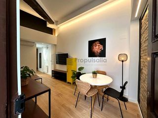 Lloguer Àtic  De alonso v. Precioso ático abuhardillado tipo loft de diseño.