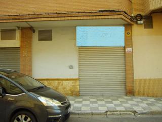 Affitto Locale commerciale in Hospital. Local de 72 m2 acondicionado, vado.
