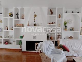 Masía en Alcadozo. Casa de 5 dormitorios con cochera, piscina y patio de 300 m2