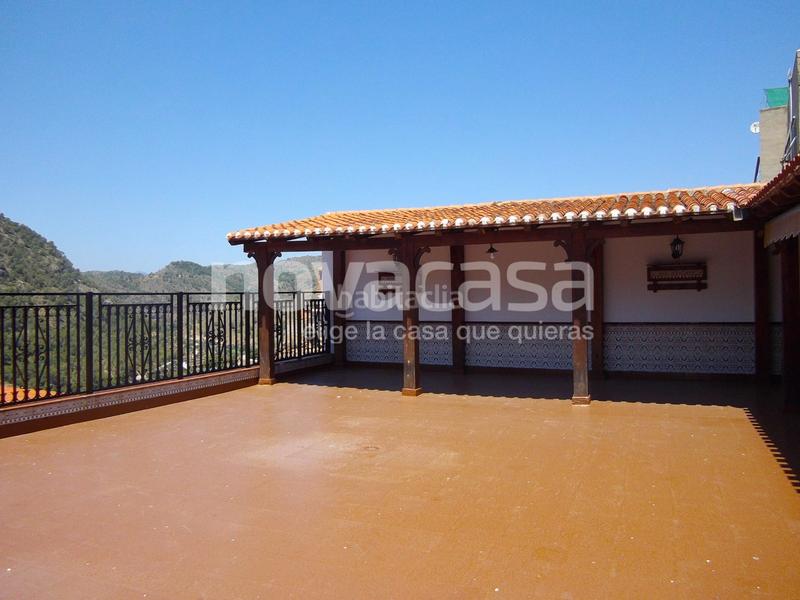 Foto 1e996335-3bc0-4954-9a6a-8b378815b9ed. Gebäude in Liétor