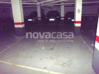 Parking coche en Hospital. Plaza de garaje con acceso de rampa, zona batalla del salado