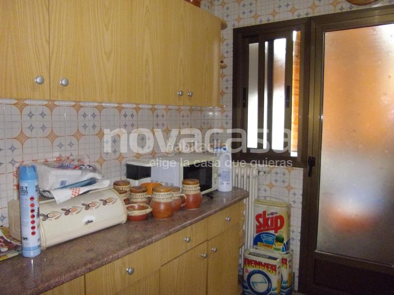 Foto e870866e-4c7f-40f8-a8a8-245af6294acf. Piso  de 4 dormitorios con garaje y ascensor en Albacete