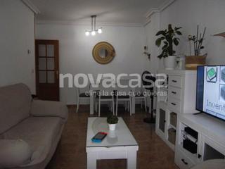 Pis en El Pilar. Piso de 3 dormitorios con garaje, trastero y ascensor.