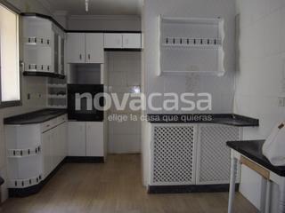 Appartement à Feria. Piso de 3 dormitorios en planta primera con patio y ascensor