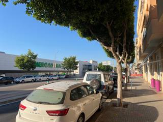 Local Comercial a Son Amonda - Reis Catlics. Local en venta con terraza y posibilidad de vivienda en zona est