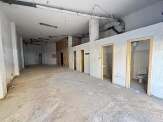 Local commercial à Son Amonda - Reis Catòlics. Oportunidad local convertible en vivienda