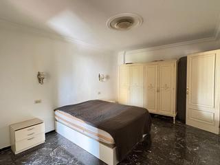 Pis a Cristo Rey-Parque Europa. Primer piso  local en venta