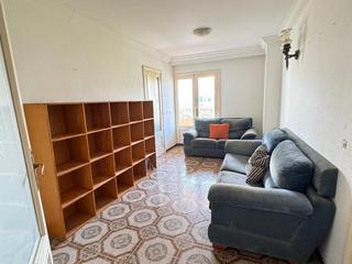 Flat in Cristo Rey-Parque Europa. Primer piso  local en venta