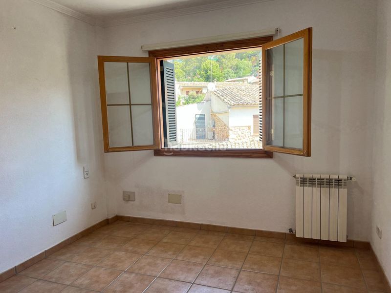 Foto 50ed8026-95a6-4599-aed4-321398b47d2d. Lloguer casa amb aparcament a Selva