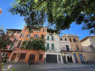 Edifici a Centro. Edificio a reformar en el centro de inca
