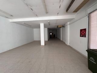 Business premise in Port d´Alcúdia-Platja dÁlcúdia. Amplio local en venta en alcúdia  múltiples posibilidades en zon