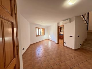 Semi detached house in Sant Jordi. Adosado luminoso con terraza en sant jordi