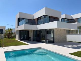 Location Chalet  Calle praga. Villa independiente en finestrat