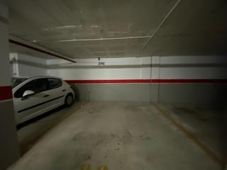 Aparcament cotxe  Calle llebeig. Se vende plaza de garaje
