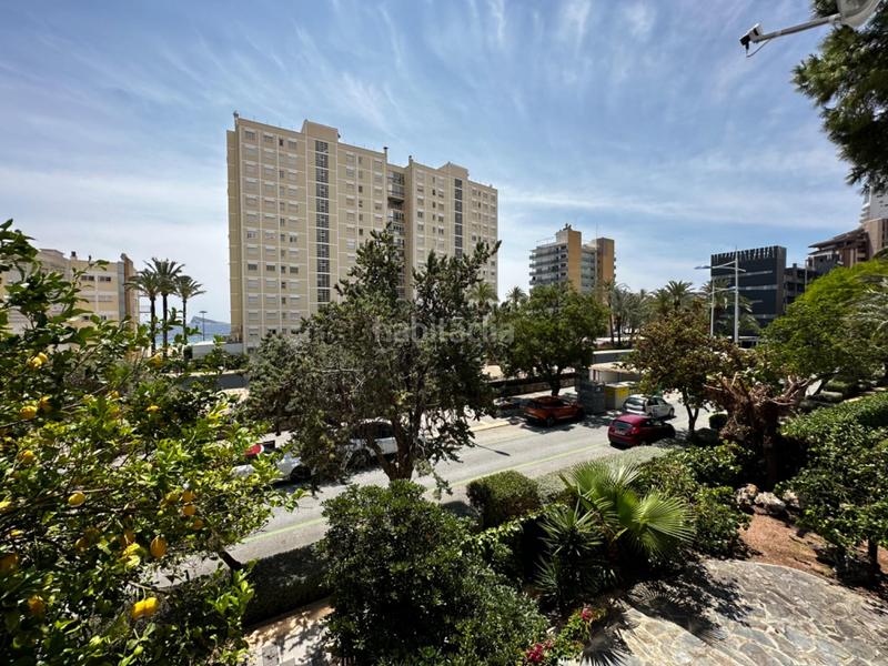 Foto c51a1273-2fa7-46f0-be3f-45a221b6642d. Apartament amb aparcament a Playa Poniente Benidorm