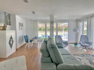 Chalet en Polop. Villa moderna en polop