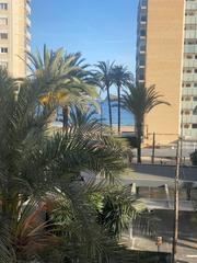 Apartamento en Playa Poniente. Se vende piso de una habitación en la playa poniente