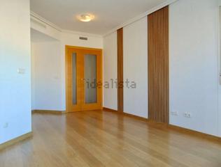 Apartamento en Las Azaleas-Alkadir. Se vende piso de 2 habitaciones en la cala