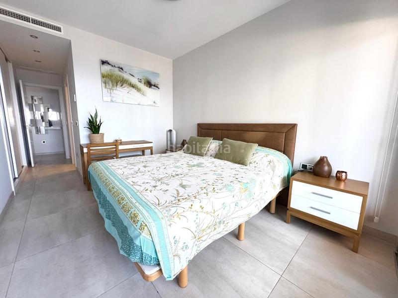 Foto c52dca66-96f6-41de-b8fa-41b97223667a. Apartament amb aparcament piscina a Playa Poniente Benidorm