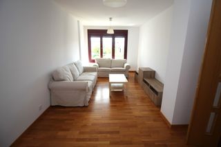 Location Appartement à Carral. Alquiler de primer piso con ascensor, con una superficie ligeram
