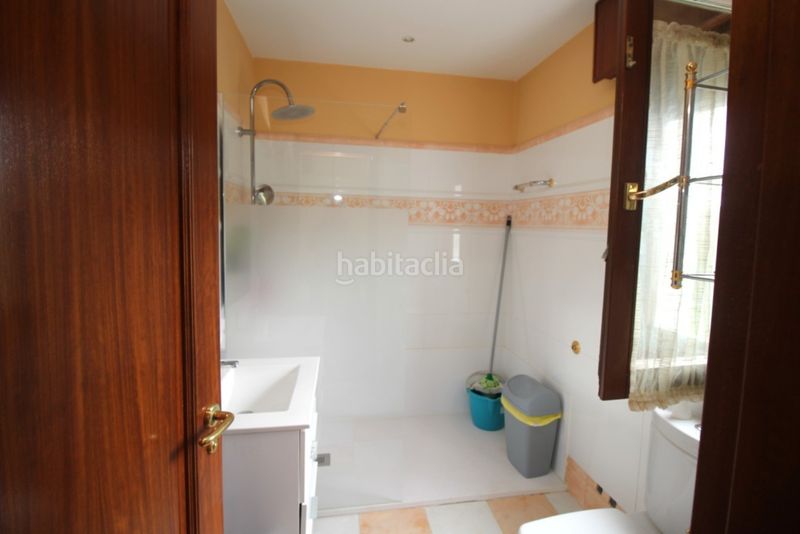 Foto 3fecce6a-bec1-462b-a941-2b7da52f5a3f. Casa amb calefacció aparcament piscina a Betanzos