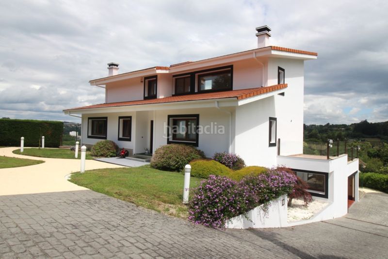 Foto 55a15ecd-3b59-41b5-a5c7-438c6fe75e4e. Casa amb calefacció aparcament piscina a Betanzos