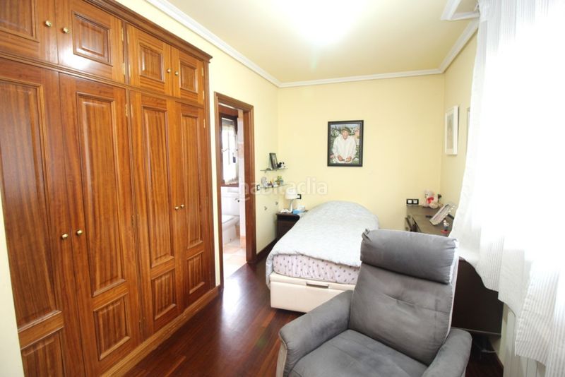 Foto 6644a85a-b741-4170-a3aa-ce52551daa33. Casa amb calefacció aparcament piscina a Betanzos