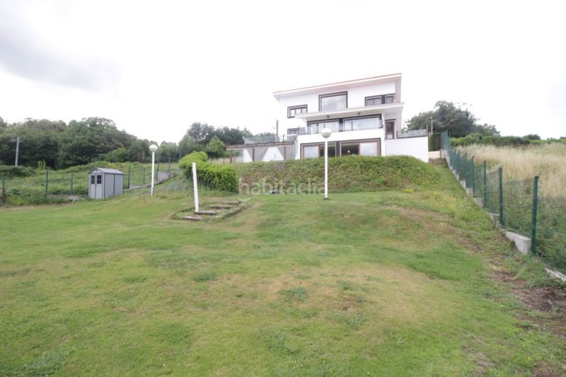 Foto 974f9c53-454e-4f5f-a1c6-584d56d3b219. Casa amb calefacció aparcament piscina a Betanzos