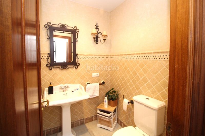 Foto bcdbded6-baaf-41b7-9756-edc35875bb2e. Casa amb calefacció aparcament piscina a Betanzos