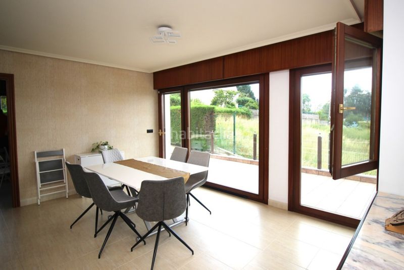 Foto db92f2ba-4474-49d6-84e1-604e280c43c6. Casa amb calefacció aparcament piscina a Betanzos