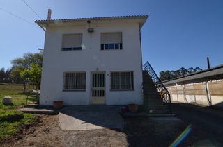 House in Coirós. Venta de vivienda unifamiliar con granja en espenuca coirós. viv