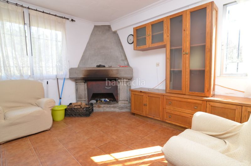 Foto af2b2894-fc2b-4167-86c3-96c7927e2925. Casa amb aparcament a Coirós