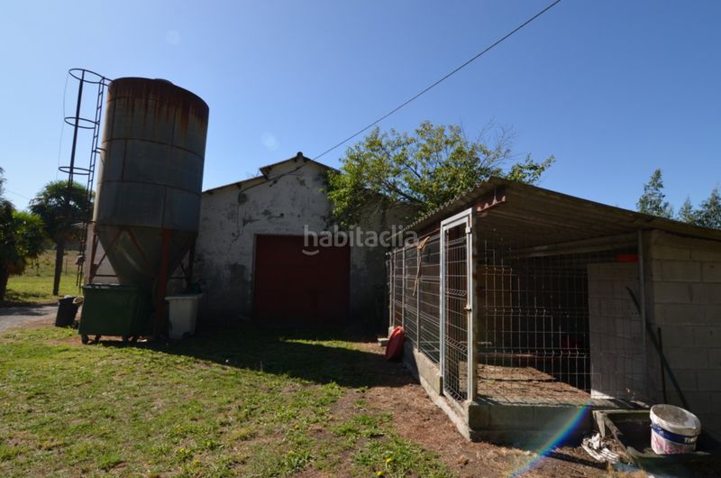 Foto de418d4f-4e1d-429f-a217-35a107756698. Casa amb aparcament a Coirós