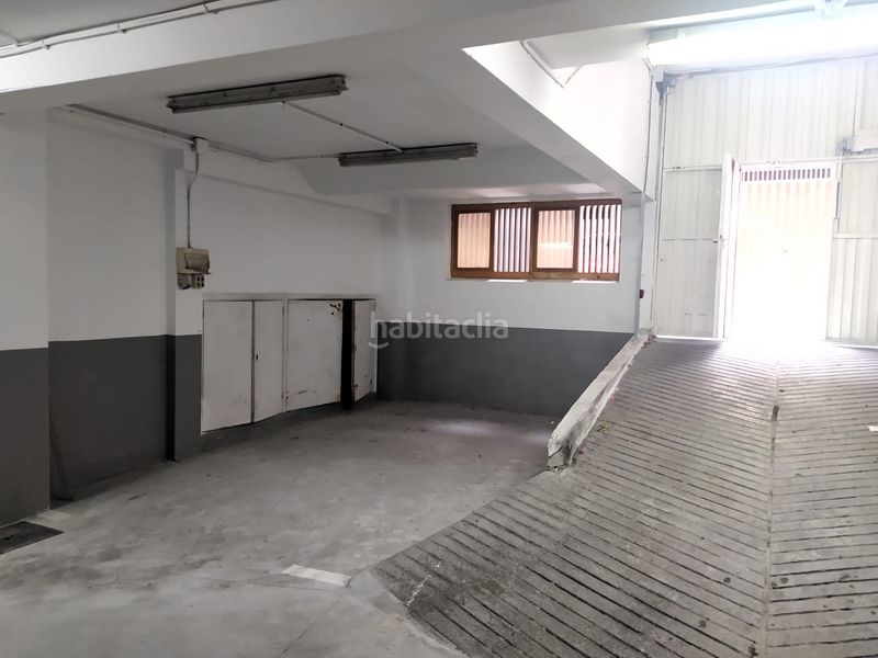 Foto 2b9fb18d-c74f-4b55-9bad-11437eb355fb. Aparcament cotxe a Betanzos
