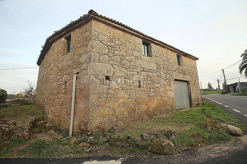 Foto c06b652f-9819-43d8-9694-f60271eab3f6. Casa a Coirós