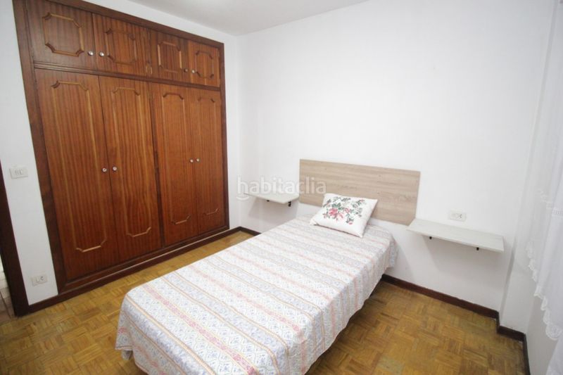 Foto 846a31fa-49b9-4a23-873c-624b4e333f45. Alquiler piso amplio piso de cuatro dormitorios, dos cuartos de baños, salón comedor, cocina totalmente amueblada y equipada y ascensor. no tie en Betanzos