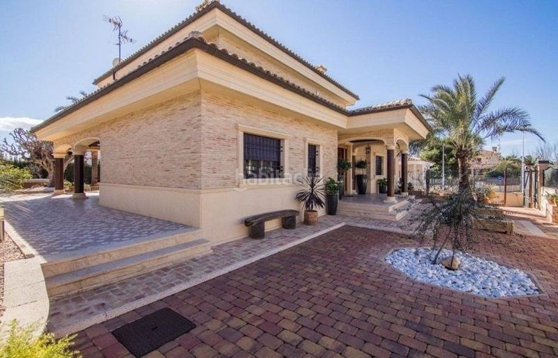 Foto e2c74b5e-97f9-4566-8697-6ee7f21d1c15. Chalet en Bailén