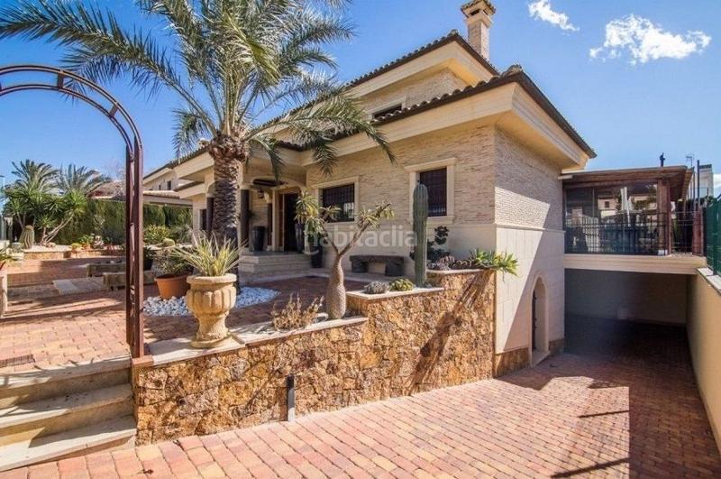 Foto f4f978e5-342c-4607-a70f-d5cf3e96f899. Chalet en Bailén