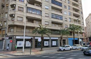 Geschäftsraum in Pont Nou - Corazón de Jesús. Vendemos 2 locales con inquilinos avd. libertad