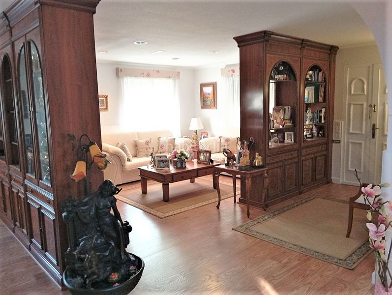 Foto 145e8158-ec06-4bc2-911b-458f757dd2f1. Chalet with fireplace parking pool in San Fulgencio