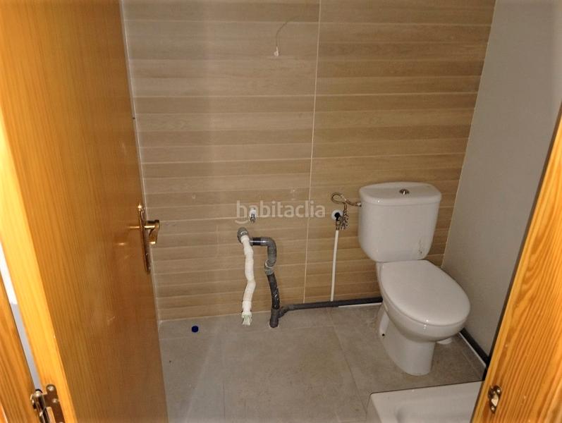 Foto 67e434db-c23f-4936-8c7b-b6a09ba356e2. Alquiler local comercial en Reina Victoria - Miguel Hernández Elche / Elx