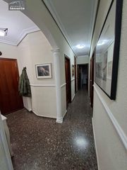 Affitto Appartamento in Hospital. Grupo la noria alquila piso reformado. 3 dormitorios, 1 baño, 1