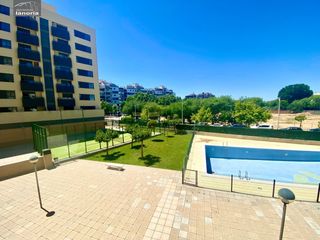 Piso en San Antonio Abad. Grupo la noria vende amplio piso con 2 piscinas, pista de pádel