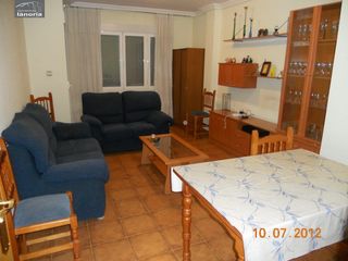 Miete Etagenwohnung in Centro. Grupo la noria alquila piso para estudiantes. 3 dormitorios, 1 c