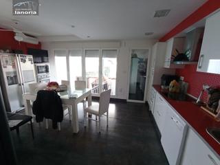 Casa adossada en San Pablo. La noria vende adosado reformado de 5 dormitorios, garaje para 4