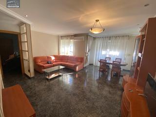 Appartement  Calle baños. Grupo la noria vende piso todo exterior con ascensor y trastero